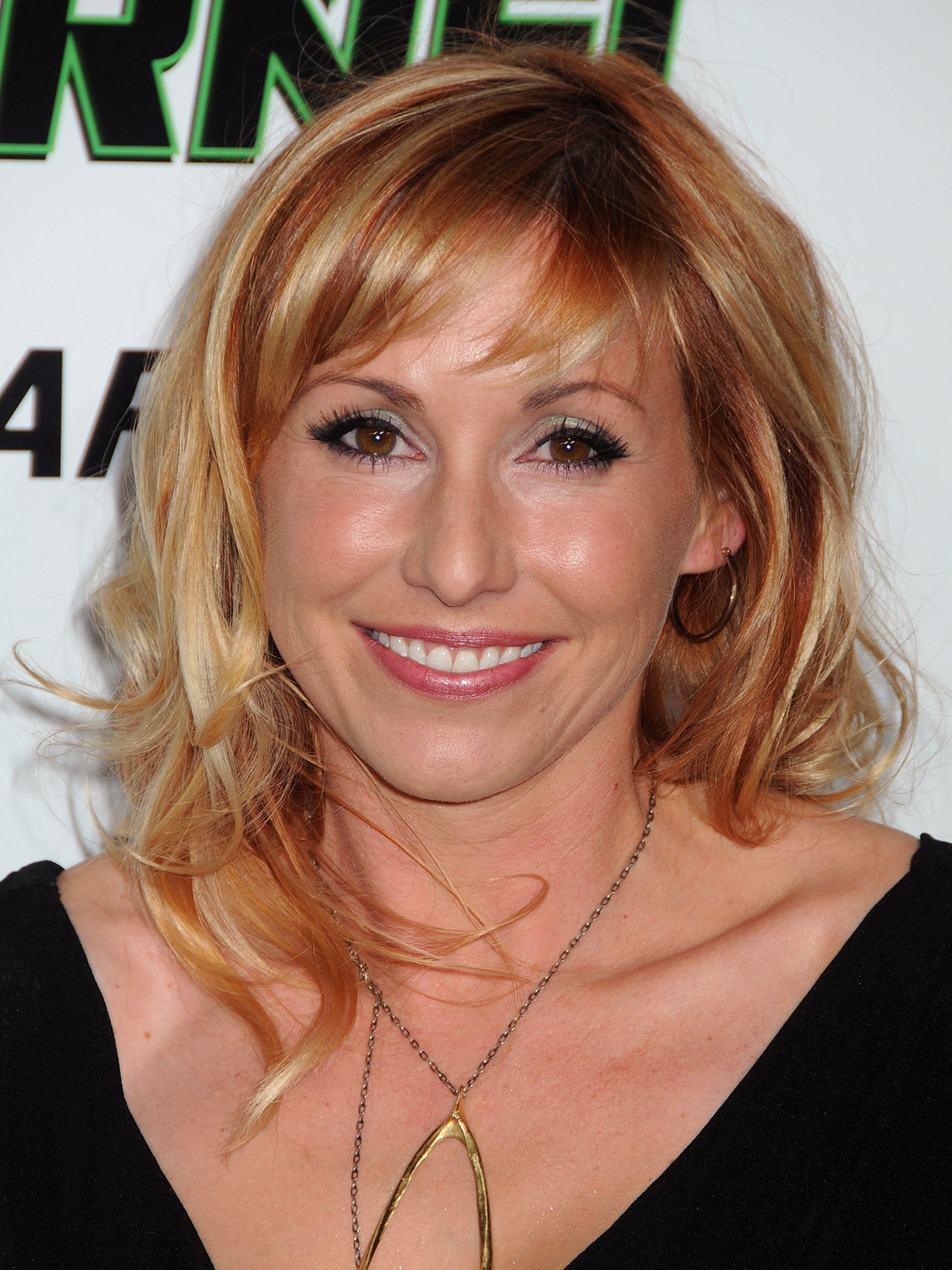 How tall is Kari Byron?